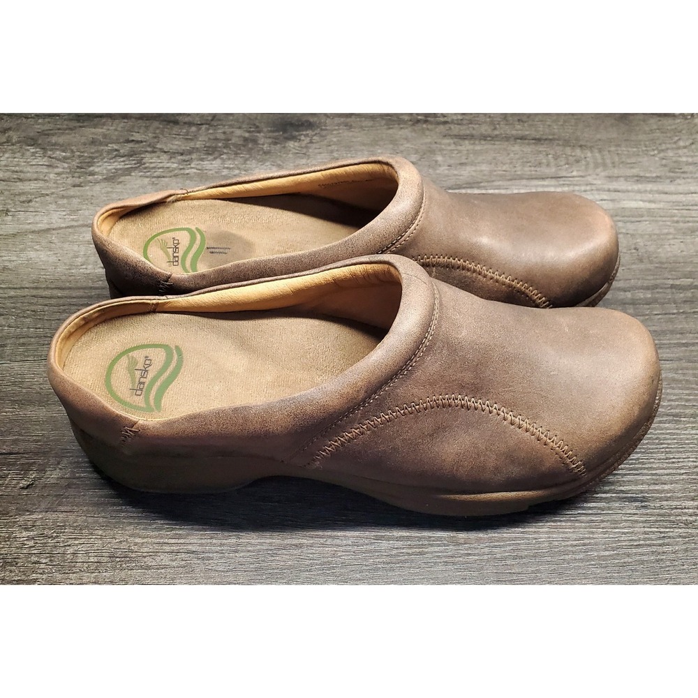 Dansko Kari Clogs Woman's 42 (11.5-12 US) Brown Distressed Leather Comfort EUC